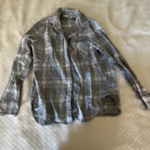 Grey and white plaid flannel shirt size small Old Navy